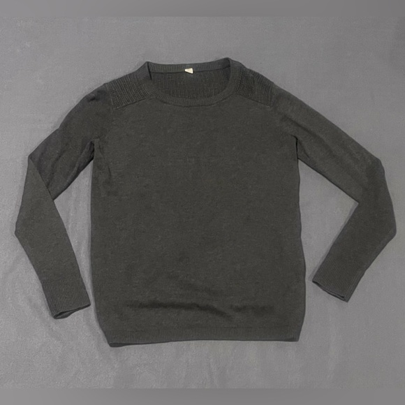 lululemon athletica Sweaters - Lululemon open back l/s sweater women’s size 8‎ cashmere blend EUC